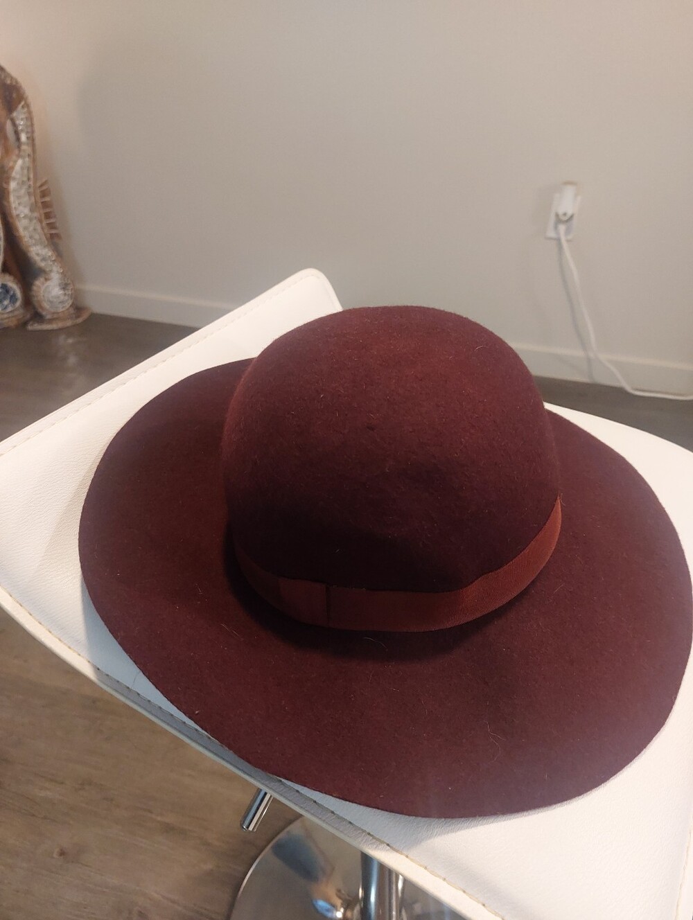 Womens Wide-Brim Wool Felt Hat - Burgundy